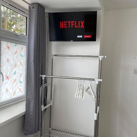 Studio Flat Fully Equipped Apartment ครอยดอน ภายนอก รูปภาพ