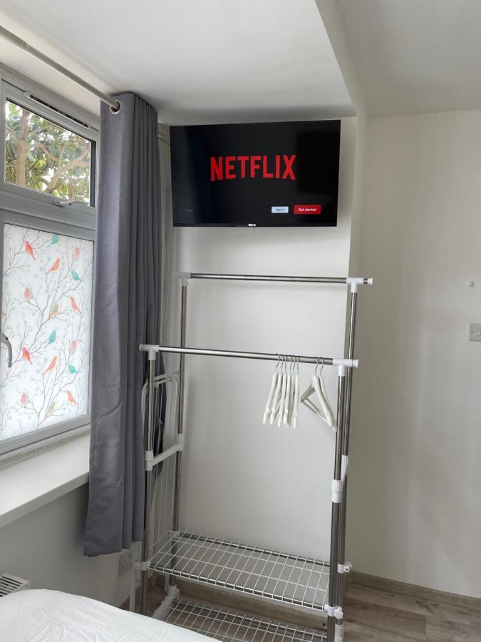 Studio Flat Fully Equipped Apartment ครอยดอน ภายนอก รูปภาพ